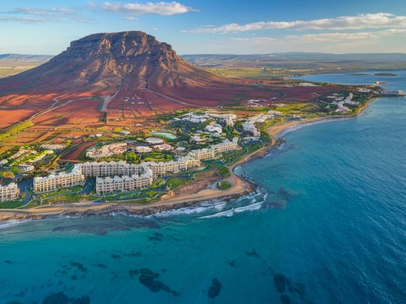 Lanzarote face au surtourisme : une île en danger
