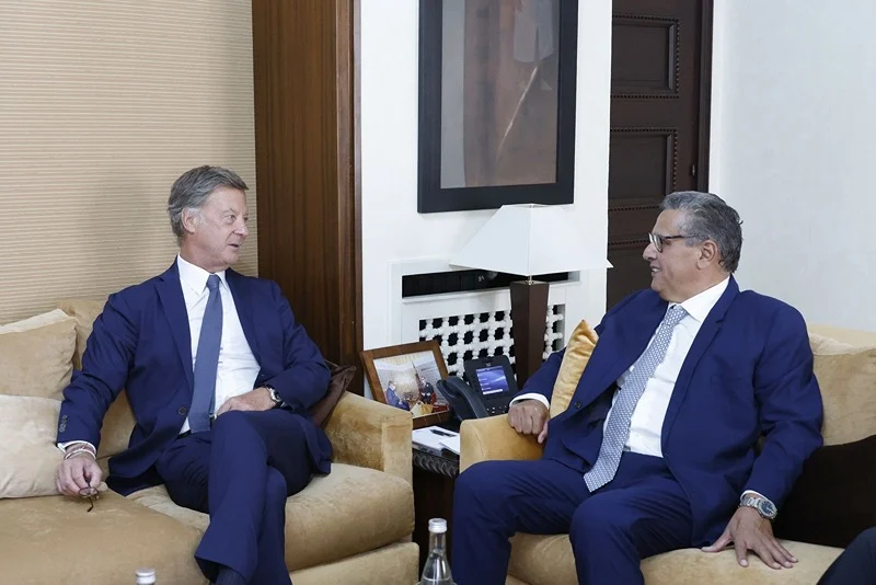 Aziz Akhannouch et Sébastien Bazin discutent de l'avenir du tourisme au Maroc