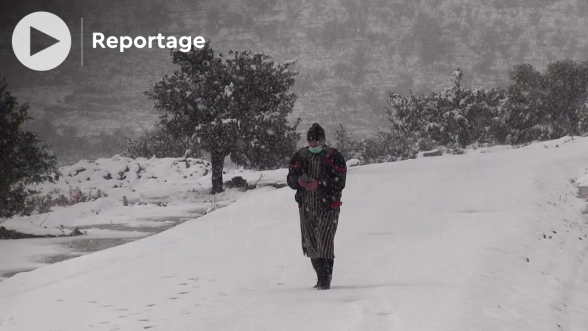 Il neige à Tiqqi, au Nord d'Agadir, pour la plus grande joie des habitants