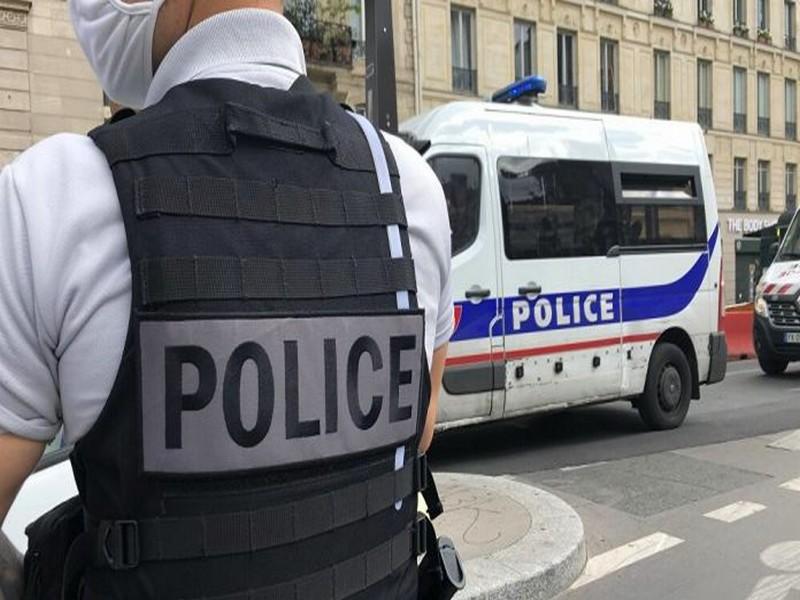 #France_Terrorisme : Un individu abattu par la police suspecté d'avoir décapité en pleine rue un 