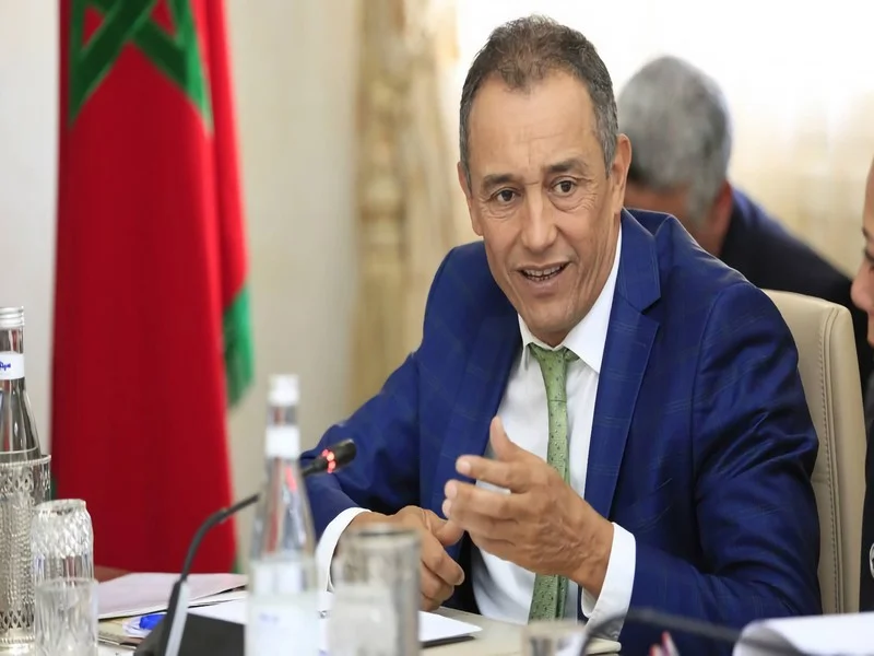 Le ministre de l'Équipement et de l'Eau, Nizar Baraka, prête attention aux avertissements du CESE sur la surexploitation des ressources naturelles