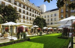 Les palaces parisiens accusent le coup