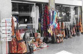 Commerce : Les bazars se vident