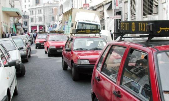Petits taxis  Les usagers dénoncent le trafic de compteurs