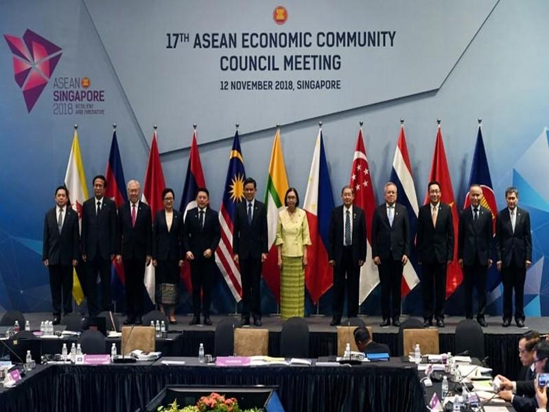 Sommet ASEAN : la Chine pour une économie ouverte