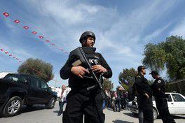 Tunisie  au moins 14 morts dans l'explosion à bord d'un bus de la sécurité pr&e