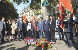En hommage à feu SM Mohammed V, Compagnon de la Libération Inauguration à Paris d’une plaque commémorative