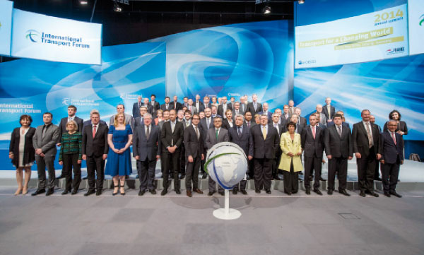 Les ministres du Transport appellent à une coopération mondiale Forum international