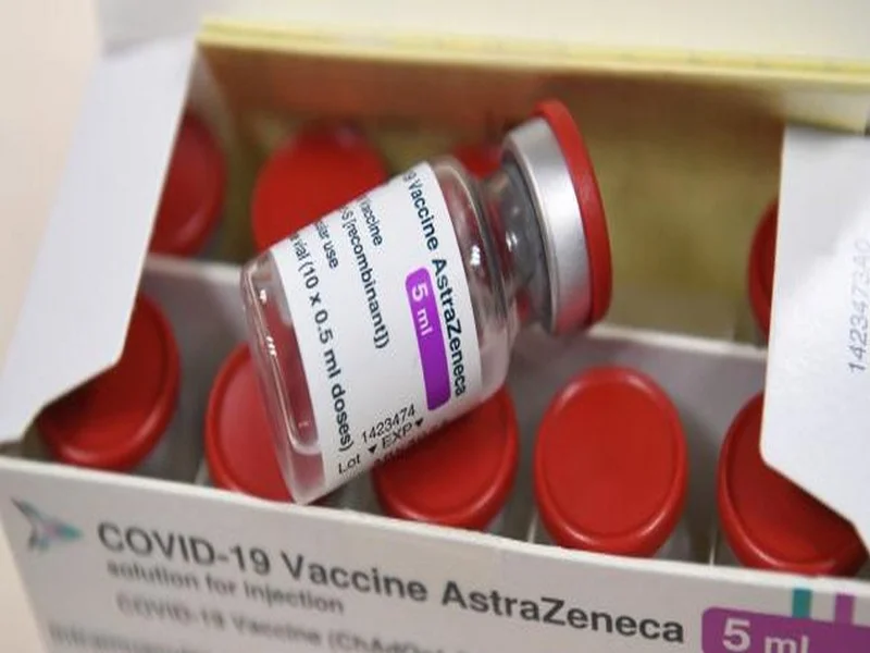 Des millions de vaccins AstraZeneca à la poubelle ? Les trois raisons de l’impasse