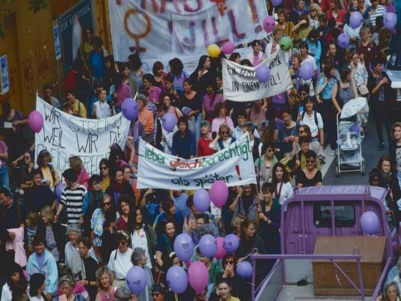 En Suisse, les femmes se mettent en grève pour “plus de temps, plus d’argent et du respect”