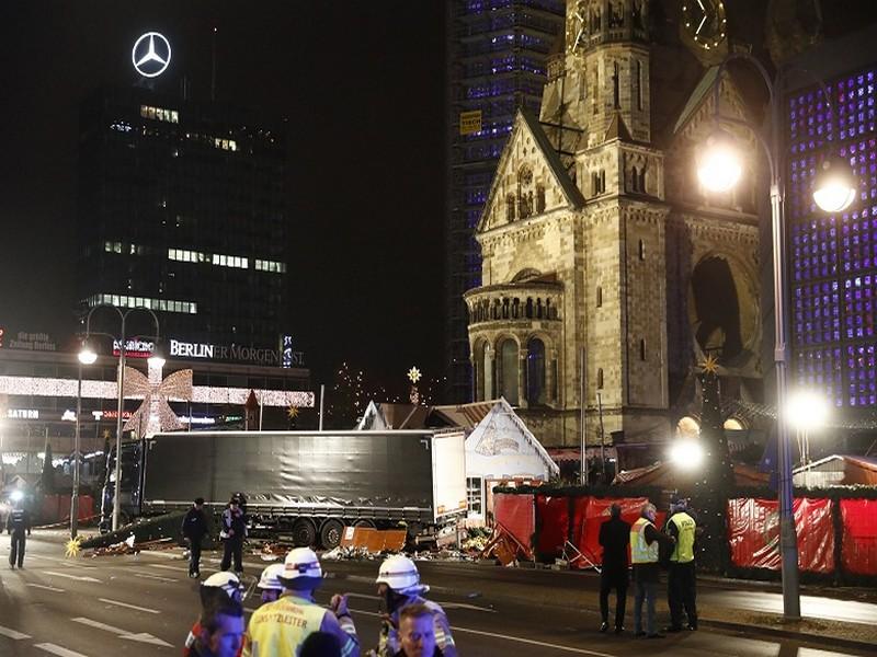 Allemagne Un camion fonce dans un marché de Noël à Berlin et fait au moins neuf morts