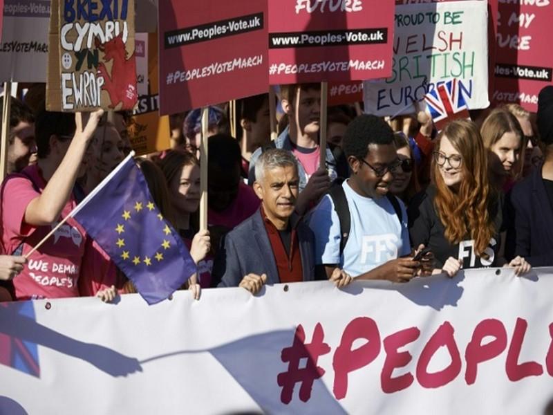 Brexit: mobilisation massive à Londres pour réclamer un second référendum