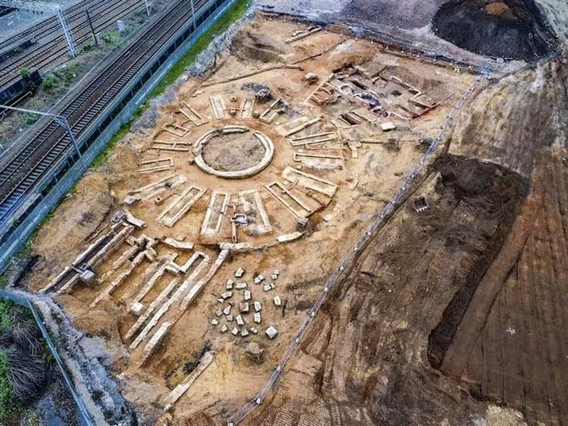 Sur le chantier du TGV anglais, 40 squelettes décapités intriguent les archéologues, voici ce que