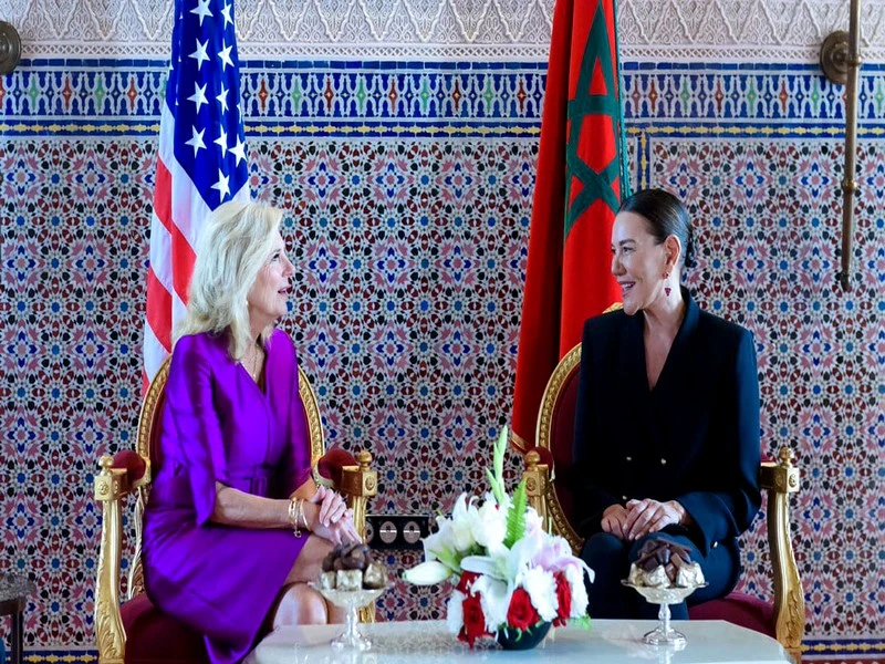 Marrakech : la Première Dame des Etats-Unis Jill Biden accueillie par Lalla Hasnaa