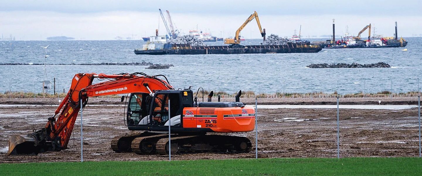 Premier coup de pelle pour le plus long tunnel immergé du monde