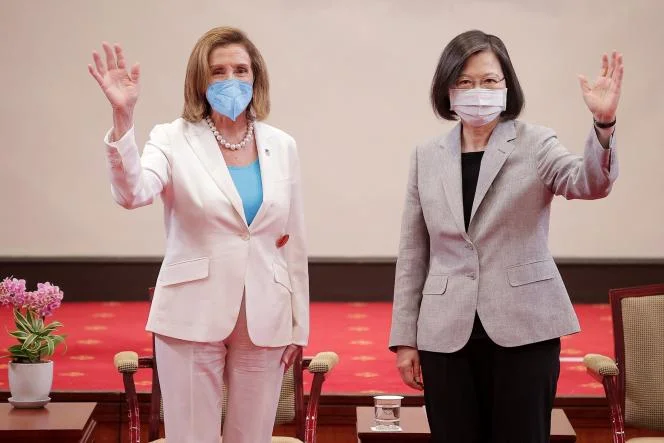 A Taïwan, Nancy Pelosi dit être venue « en paix » dans la région ; la Chine annonce des « actions militaires ciblées »