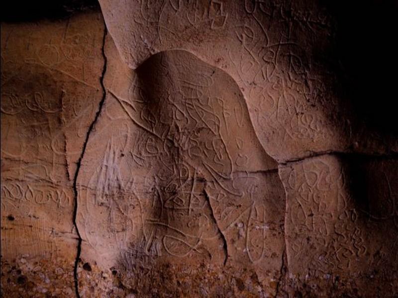 Des gravures vieilles de 15000 ans découvertes dans une grotte en Espagne