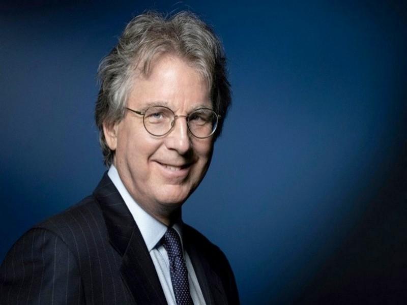 Un ancien investisseur de Facebook alerte sur le