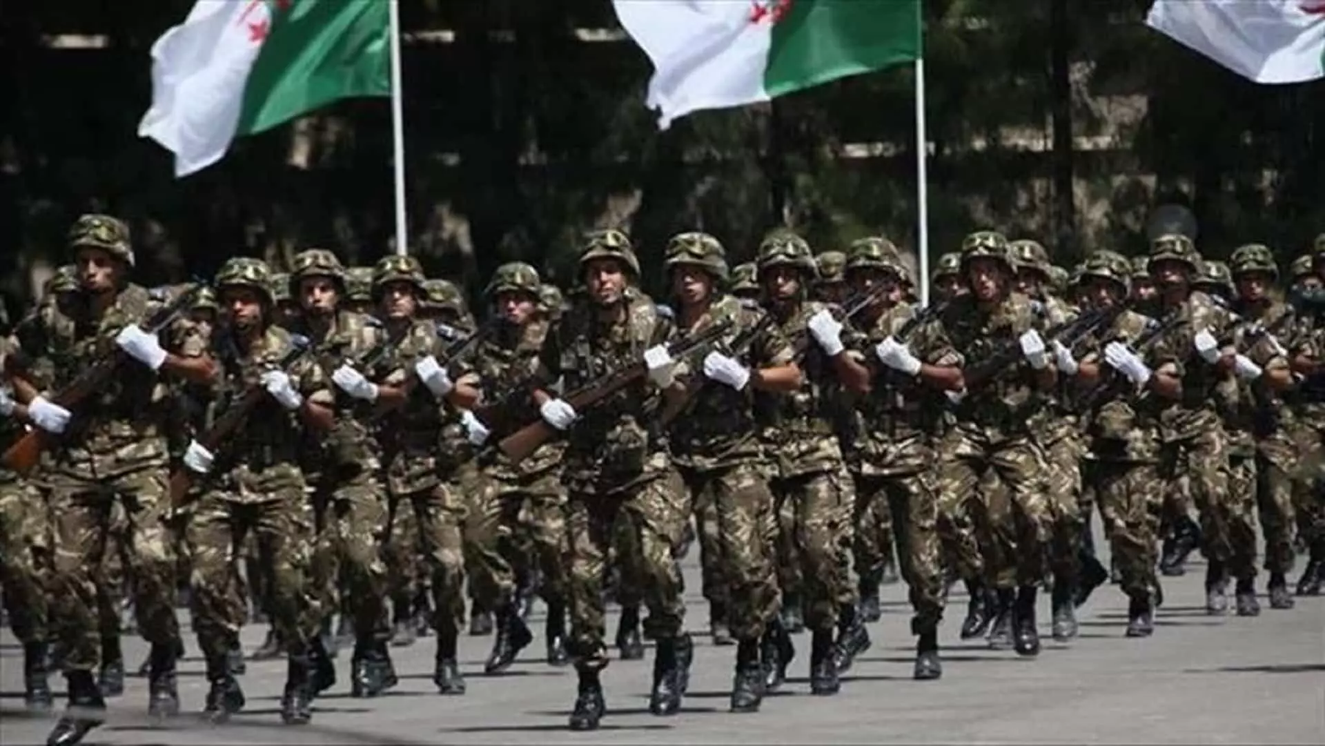 Un exercice militaire russo-algérien près de la frontière avec le Maroc