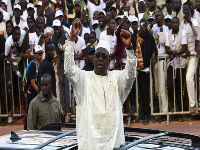 Au Sénégal, Macky Sall se dirigerait vers une solide victoire