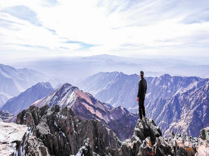 Un exploit peu commun: Gravir les 4167 m du Toubkal deuxième sommet d'Afrique à faire en une journée !