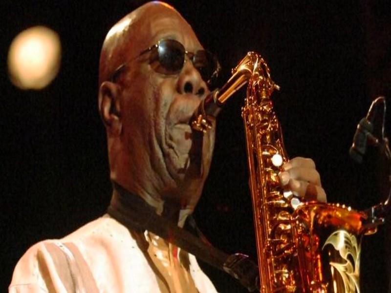 France: Décès du saxophoniste Manu Dibango des suites du Covid-19