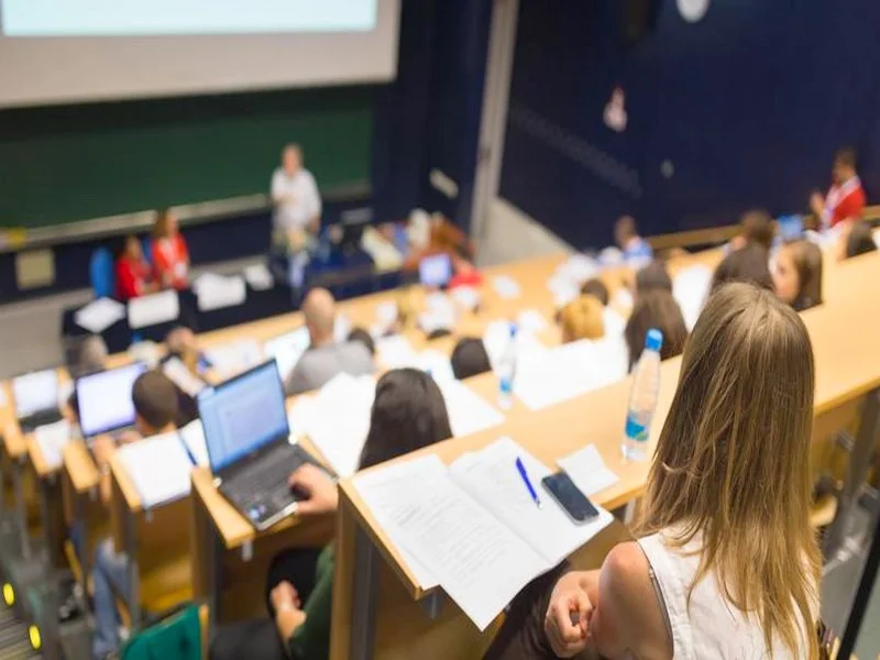 Université: un décret oblige les recteurs à proposer des masters aux étudiants