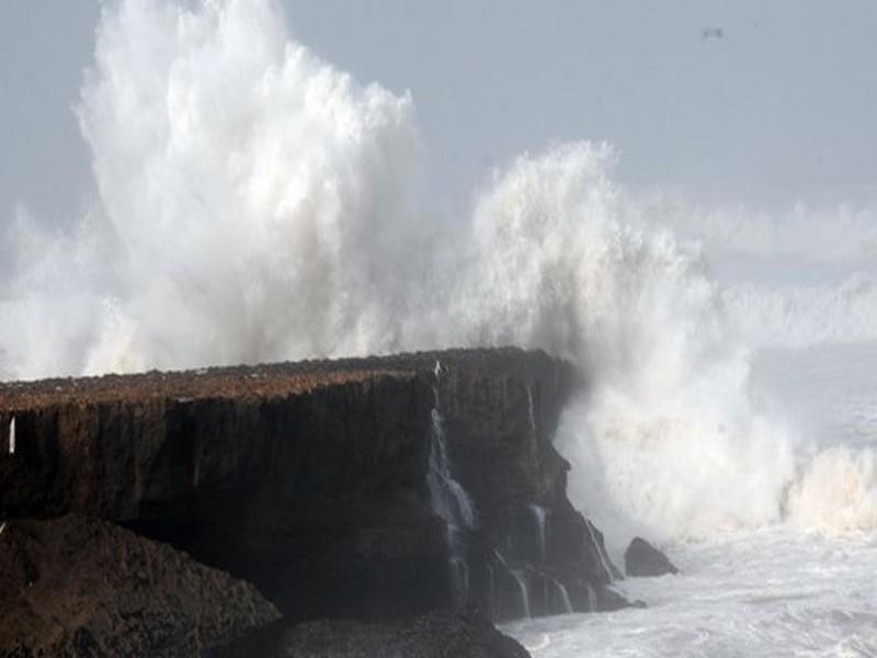 Alerte météo: Vagues géantes sur les côtes atlantiques la nuit prochaine