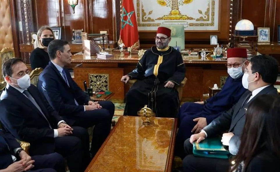 Mohammed VI reçoit Pedro Sánchez pour une “nouvelle étape” dans les relations Maroc-Espagne 