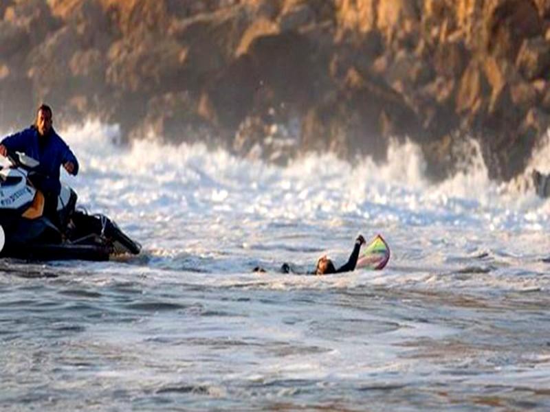 Grave accident à Casablanca pour le champion de surf Billy Kemper