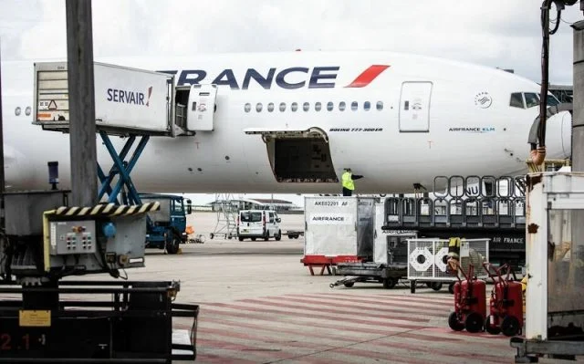 La suspension des vols réguliers avec la France résonne comme un coup de grâce au tourisme