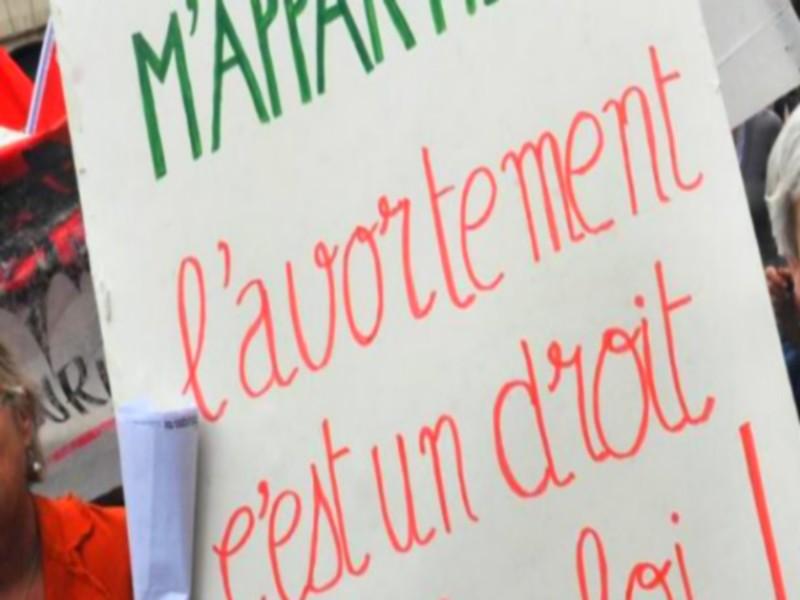 Avortement : Une loi bloquée depuis deux ans malgré les instructions royales