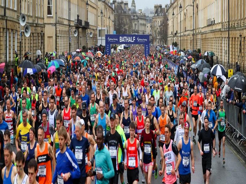Coronavirus : 6200 participants au semi-marathon de Bath en Angleterre