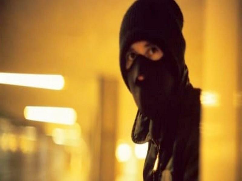 Tanger: cagoulés et armés, des hommes braquent une agence bancaire