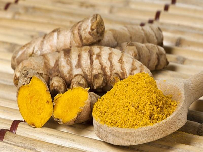 Le curcuma fait ce que la chimio ne peut pas faire: il bloque naturellement la croissance du cancer