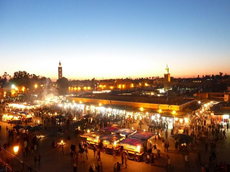 Chasse de faux guides touristiques à Marrakech