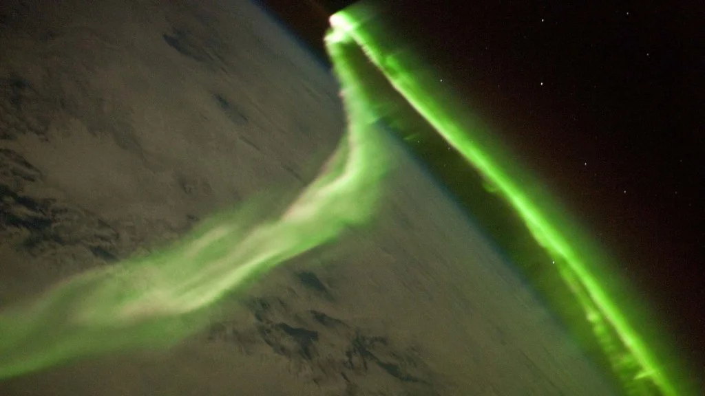 Un orage magnétique fait perdre 40 satellites Starlink à SpaceX
