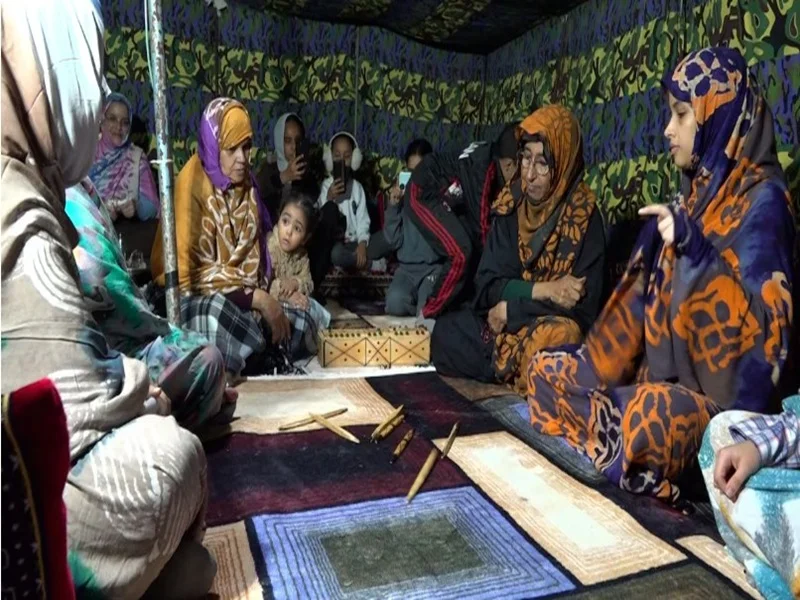 Sig : le jeu traditionnel féminin du Sahara qui anime les nuits du Ramadan