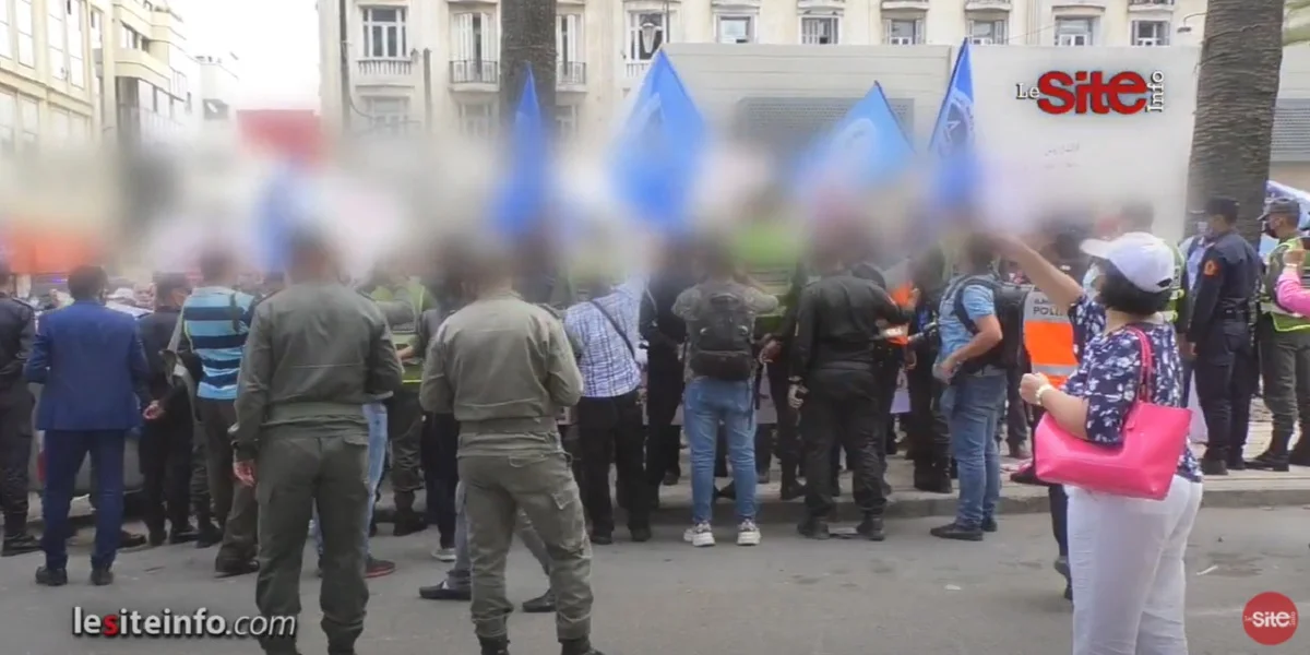 Licenciés, les employés d’un hôtel de Marrakech manifestent à Casablanca (VIDEO)