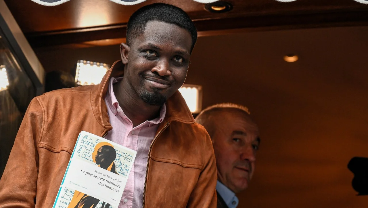 Le Sénégalais Mohamed Mbougar Sarr remporte le Goncourt 2021