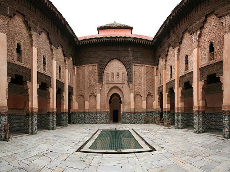 Le Roi s’étonne de la disparition d’une pièce antique à Marrakech