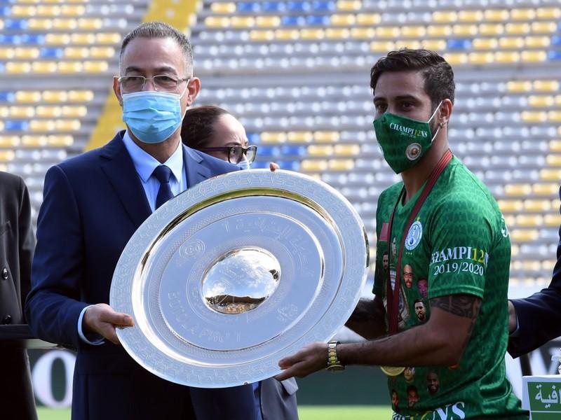 #MAROC_Raja reçoit son trophée dans la joie au complexe Mohammed V