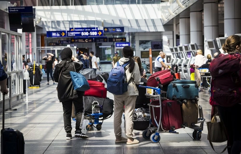 Alerte à la bombe : six grands aéroports canadiens brièvement paralysés