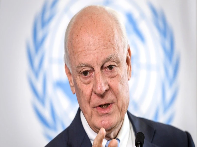 L’envoyé spécial de l’ONU, Staffan de Mistura, s’est promené dans les principales artères de Laâyoune