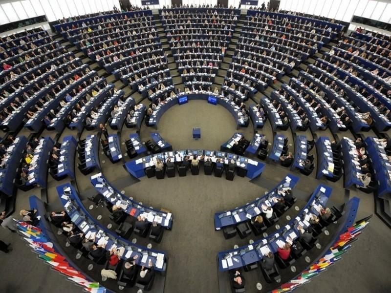 Projection-débat au Parlement européen sur les provinces du Sud / L’approche de développement du Sahara et la pertinence de l’initiative d’autonomie mises en avant / Les allégations du polisario sur un prétendu pillage des richesses réfutées