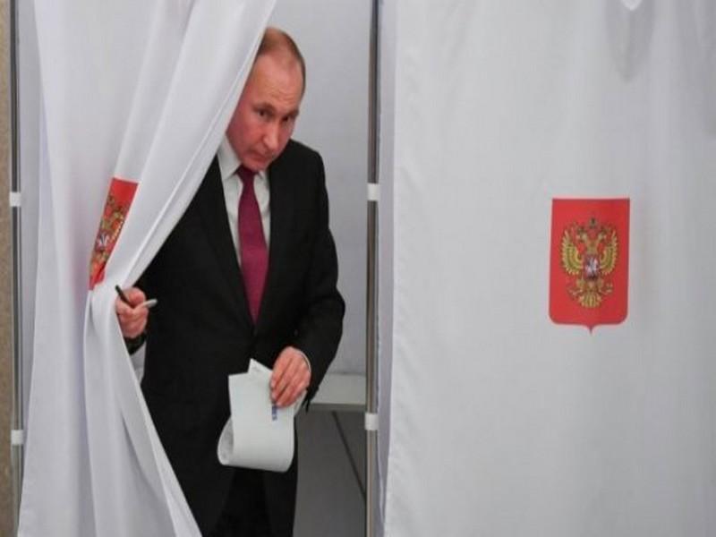 Poutine en route pour un 4e mandat, l'opposition dénonce des fraudes 