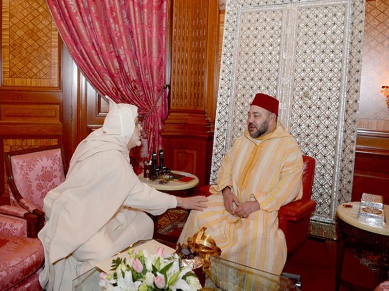 Le roi Mohammed VI reçoit le fils du cheikh Hamza Boutchichi