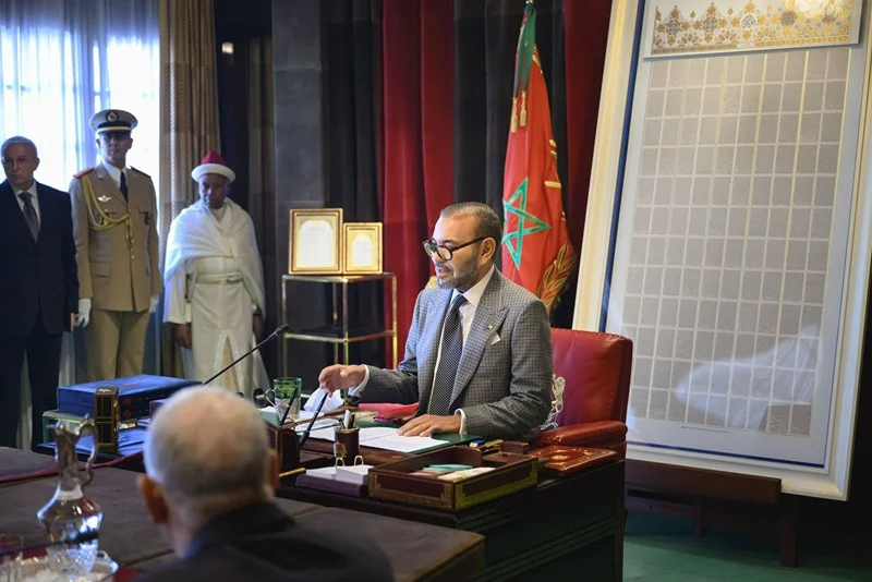 Palais Royal de Rabat: Ce jour 20/09/2024 a eu lieu une séance de travail presidèe par sa Majestè le Roi Mohammed VI consacrée au programme de reconstruction et de mise à niveau générale des régions sinistrées par le séisme d’Al Haouz.