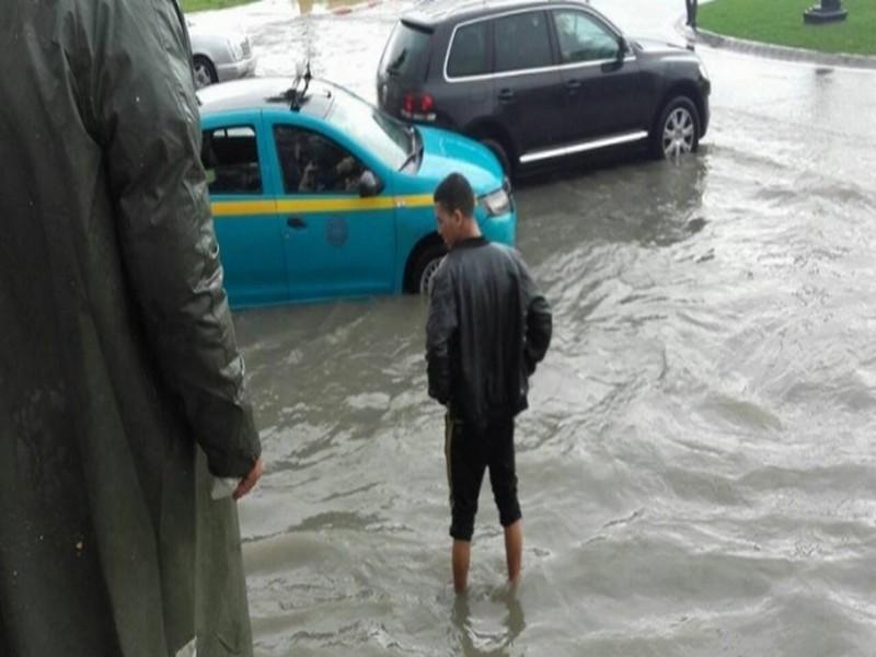 Embouteillages et asphyxie à Tanger en raison des intempéries (photos et vidéos)