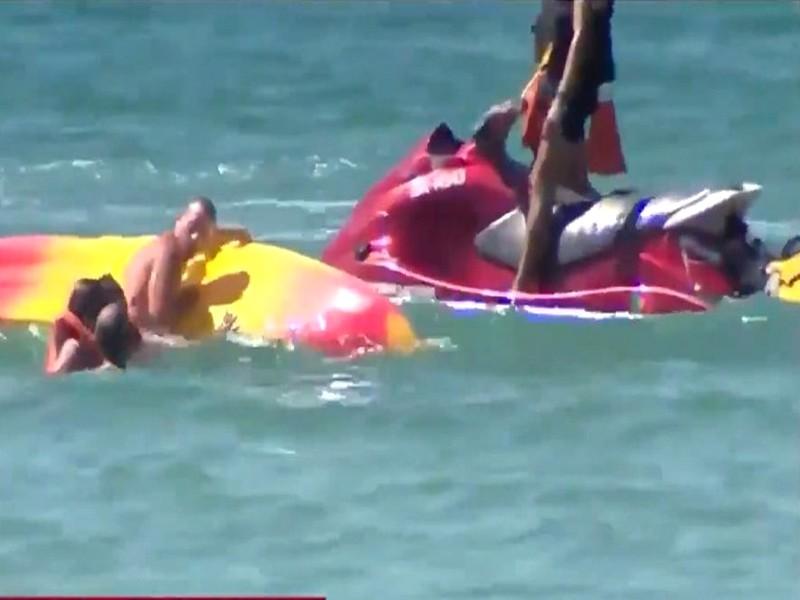 VIDÉO. Le président du Portugal, âgé de 71 ans, se jette à l'eau pour sauver deux jeunes de la noyade
